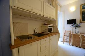 A kitchen or kitchenette at Murex