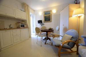 A kitchen or kitchenette at Murex Még 20 kép