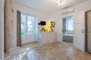 Μια τηλεόραση ή/και κέντρο ψυχαγωγίας στο Iris