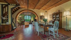 Η βιβλιοθήκη της βίλας