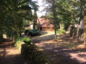 Gallery image of Dans la bastide de Domme - piscine chauffée, parking privé in Domme