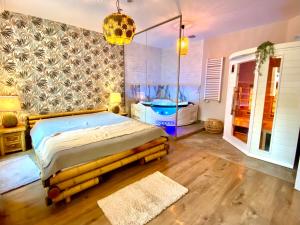 Łóżko lub łóżka w pokoju w obiekcie Sopot Spa Apartament