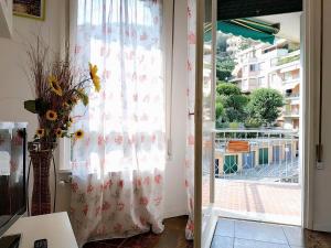 A balcony or terrace at CASAVIVA - Casa Vacanze Betti a Rapallo con terrazza