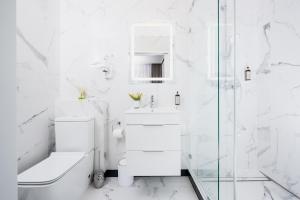 Kúpeľňa v ubytovaní Salomea Krakow apartments