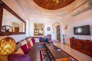 Gallery image of Charming Lagoon Villa with pool Egyptian Style -Sabina 117 in Hurghada