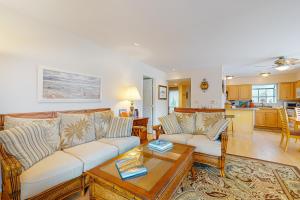 Istumisnurk majutusasutuses Sea Colony --- 3404 Round Robin Way