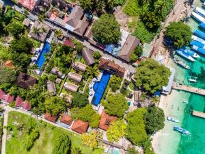 Bird's-eye view ng Oceans 5 Dive Resort