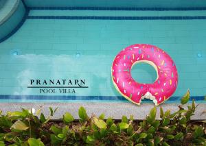 Certifikát, hodnocení, plakát nebo jiný dokument vystavený v ubytování Pranatarn Pool Villa Endless Summer