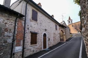 The surrounding neighborhood or a neighborhood close to the holiday home