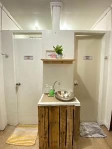 A cozinha ou cozinha compacta de Pallet Homes - Tabuc Suba