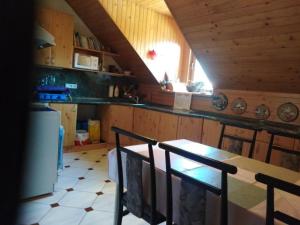 Кухня или мини-кухня в Privát U čápů v Beskydech
