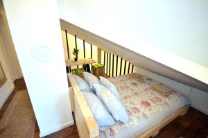 Postel nebo postele na pokoji v ubytování C l e a n&C o z y Apartmani Divcibare