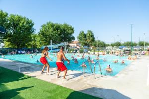 Gallery image of Centro Vacanze Camping Spinnaker in Marina Palmense