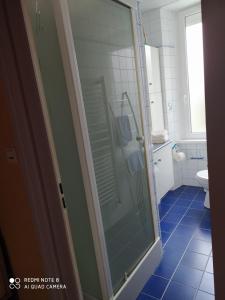 A bathroom at Location Keransignour