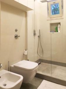 Ένα μπάνιο στο Terrazzo sul porticciolo +8 φωτογραφίες