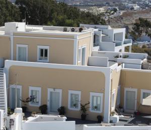 Gallery image of NEOKLASSIKO KOUKOULI in Fira
