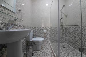 Ένα μπάνιο στο HOTEL GLOBUS