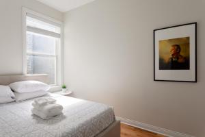 Updated Wicker Park 3BR with W&D by Zencity