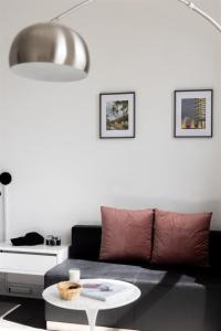 Trendy HP Studio with Fast Transit to UChicago & DT by Zencity