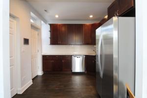 Updated West Town 2BR with Full Kitchen by Zencity