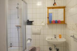 Koupelna v ubytování Strand4-Quartier Ferienwohnungen Ostseebad Karlshagen