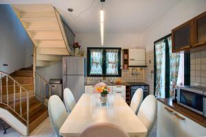 Fotografie z fotogalerie ubytování Villa Mare e Monti v destinaci Almiros Beach