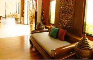 Posezení v ubytování Nicha Suite Hua Hin Hotel
