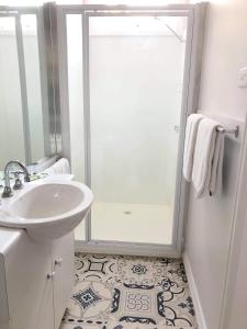 Kylpyhuone majoituspaikassa Seaview House