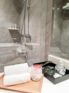 The Excelsior Hotel Las Piñas的一间浴室