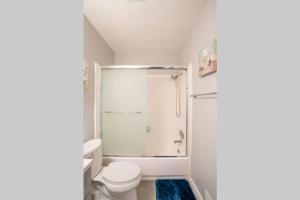 a bathroom with a toilet and a shower at Luxury stay near Oakridge Mall for vacation/work in San Jose +39 photos