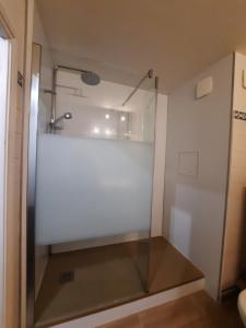 Koupelna v ubytování Appartement AB DU PARC + 21 fotografií