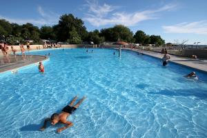 Basen w obiekcie CHERRY Premium BIANCA Mobile homes Zelena Laguna lub w pobliżu