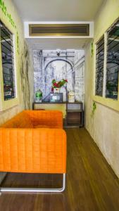Χώρος καθιστικού στο RoomQuest Amphawa Vaylasamran
