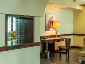 Ruang duduk di Retaj Salwa Resort & Spa