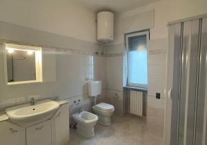 A bathroom at HOME SALENTO