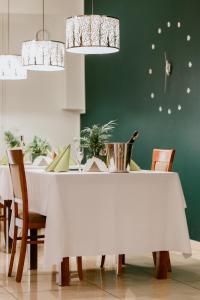 Fotografie z fotogalerie ubytování Hotel Domino v destinaci Niemodlin + 27 fotografií