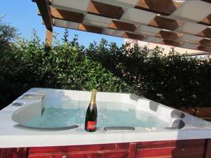 Billede fra billedgalleriet på 4 Star app Adriana with sea view and jacuzzi i Zambratija