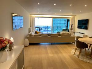 Μια τηλεόραση ή/και κέντρο ψυχαγωγίας στο La Masc +13 φωτογραφίες