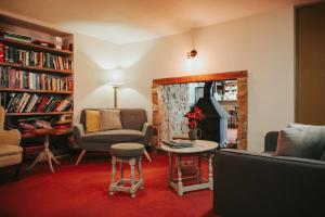 The library in the hotel 