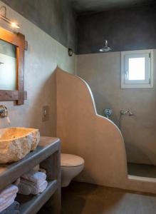 Koupelna v ubytování Pangaia Seaside Ηotel Adults Only + 29 fotografií