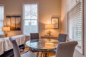 Gallery image of Savannah Hidden Gem in Savannah +22 photos
