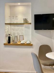 A kitchen or kitchenette at La Ripa Camere Vernazza - Stradivari Apartment