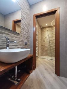 A bathroom at Appartamento Luna 36 in centro a Firenze Még 31 kép