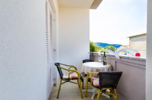 Balkón alebo terasa v ubytovaní Apartments Ruza-Rajska beach