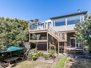 Κήπος έξω από το Kapiti at The Coast - Waikanae Holiday Home