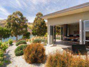 Gallery image of Sunhaven Lakeside - Cromwell Holiday Home in Cromwell