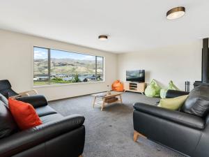 Χώρος καθιστικού στο Pisa View Paradise - Cromwell Holiday Home