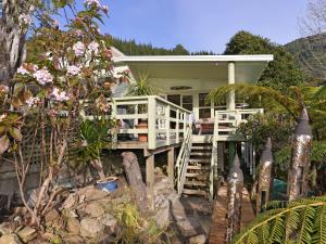 Photo de la galerie de l'établissement Mahakipawa Hideaway - Marlborough Sounds Home, à Havelock