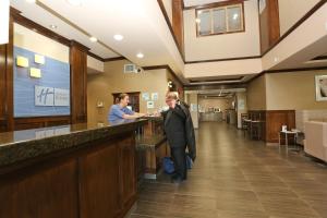 Gallery image of Holiday Inn Express Hotel & Suites Vernon, an IHG Hotel in Vernon