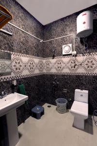 Koupelna v ubytování Golden Homestay